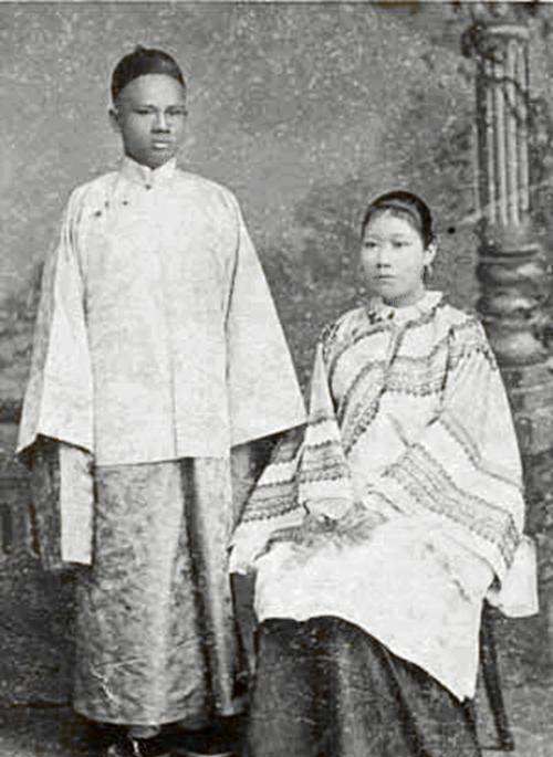 在母亲的庇护下,倪桂珍成了一个有主见,敢作敢为的女子,还从小擅长