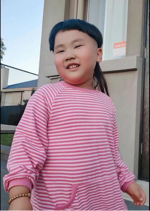 郭德纲二儿子郭汾阳今天生日已经5岁了网友于小宝生日快乐