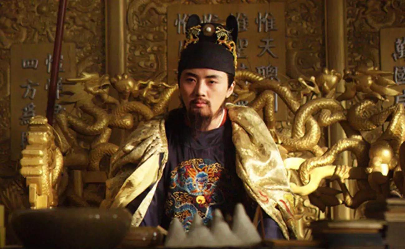 史上最温和的皇位之争:皇帝登基,弟弟爬上龙椅称想坐,哥哥让位