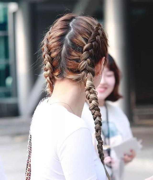 jennie双麻花辫造型,甜美清新的她太美,简直就是太元气了