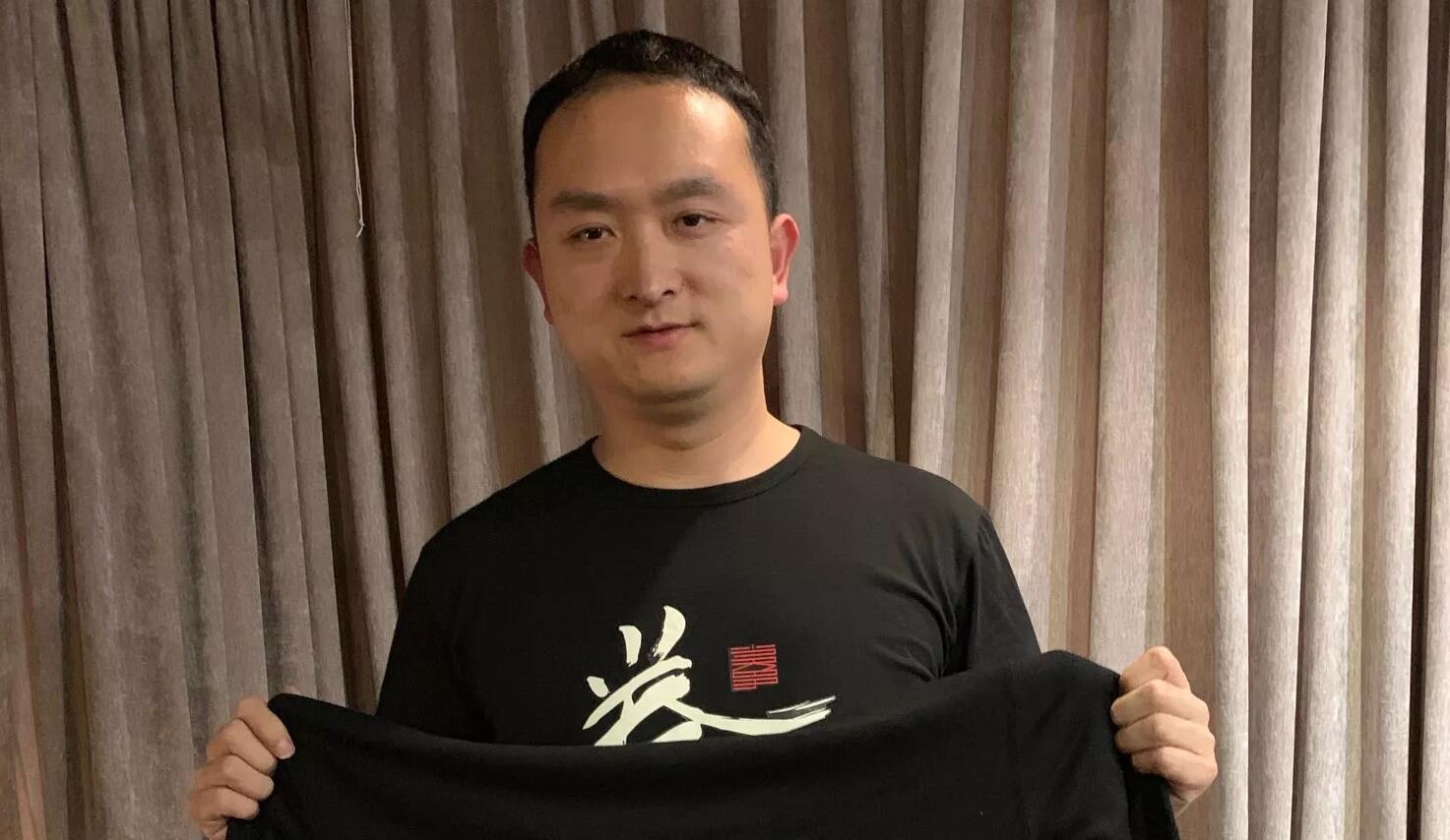 旭旭宝宝总榜神豪楼皇现身,与贴吧水友开战,因被质疑是托?