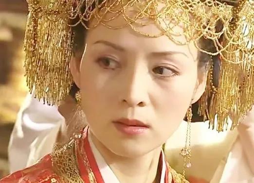 孔如——静心,郑小荣——月娘,王娅怡——花贵妃,龙飞(关礼杰饰)本名