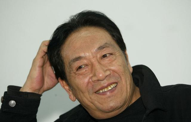 他是国家一级演员,73岁高龄仍在拍戏,二婚娶了比自己小37岁娇妻