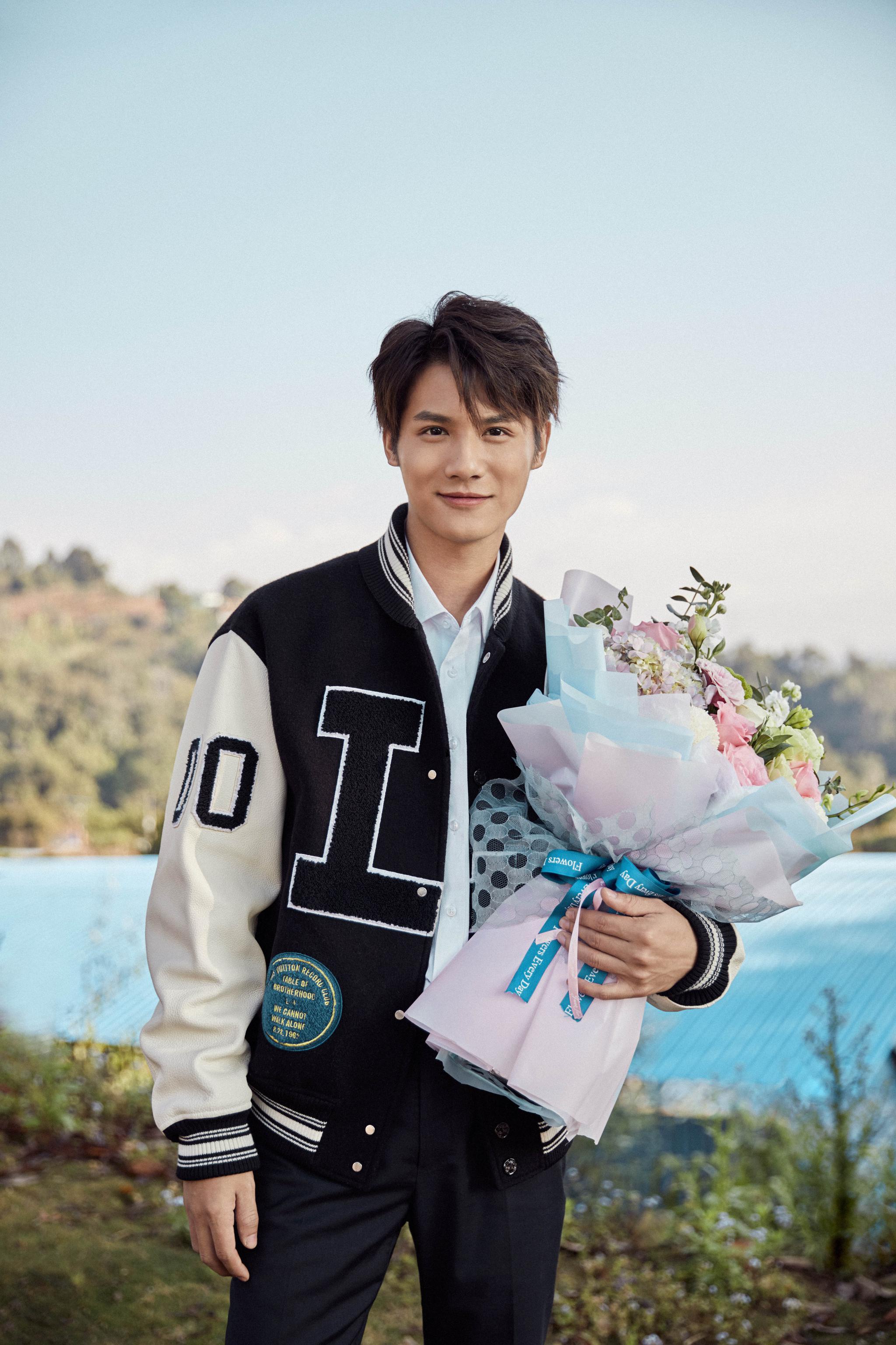 郑业成古装大戏《鹤唳华亭》大结局 现代戏《玫瑰行者》喜迎杀青