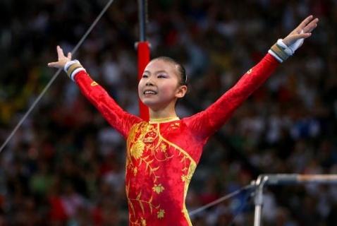 周捷和舒思瑶这样出道时就是女神级别的,另一类则是像邓琳琳,何可欣