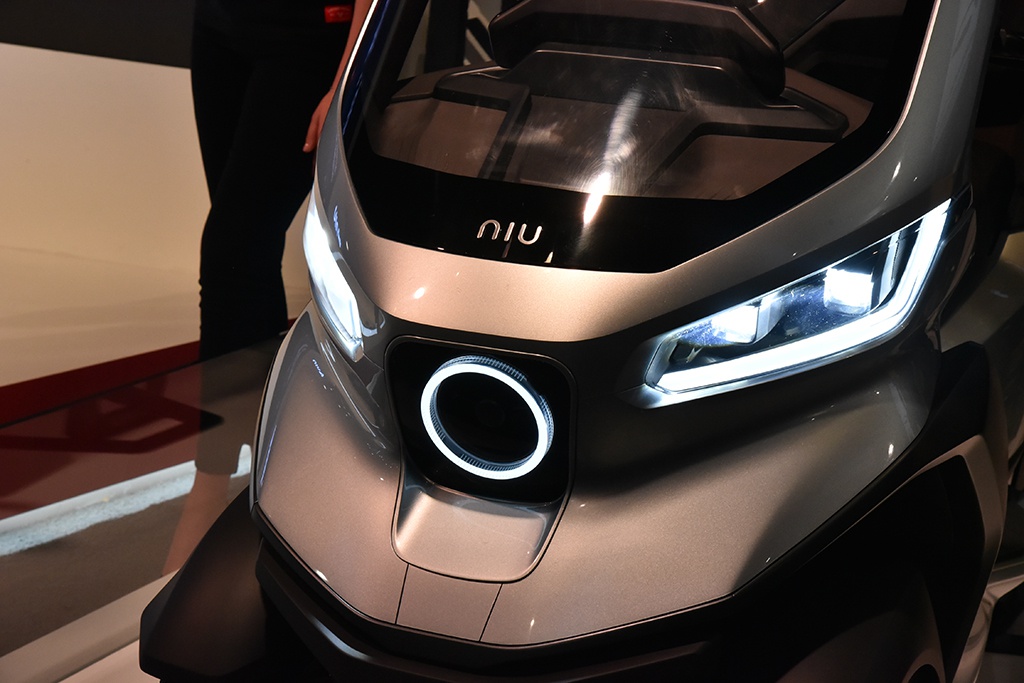 小牛发布tqi电动三轮摩托车续航里程可达200公里