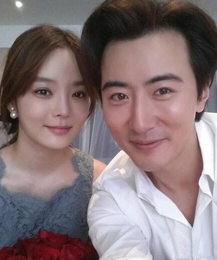 网曝高梓淇蔡琳婚变!男方独自现身国内,疑与韩国老婆分居1年多