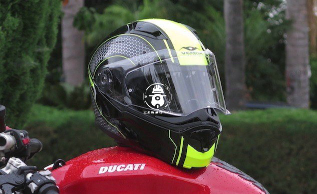 外媒评选:200美元以下的10款最佳摩托车头盔