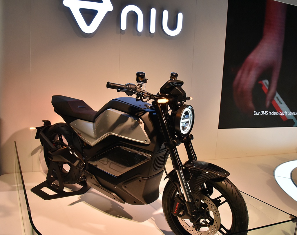 小牛发布tqi电动三轮摩托车续航里程可达200公里