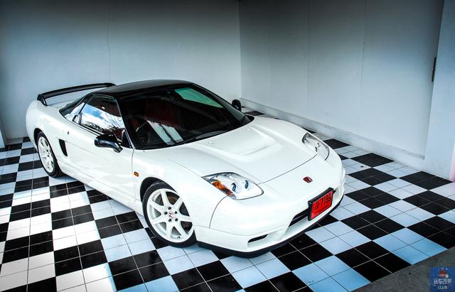 来自泰国的2002款本田nsx-r,打造我们心目中的"白色恋人"!