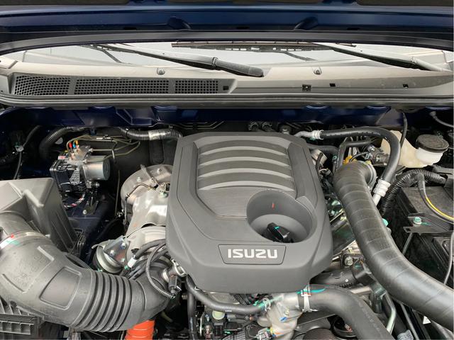 d-max搭载五十铃rz4e劲蓝柴油动力,发动机排量1.