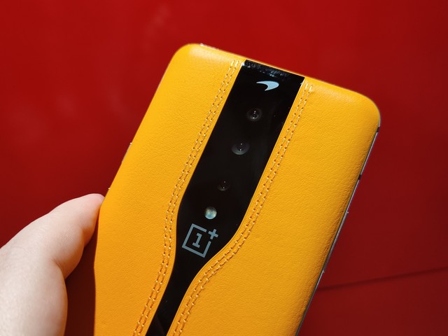 一加Concept One概念机来了：设计师忘了加摄像头？