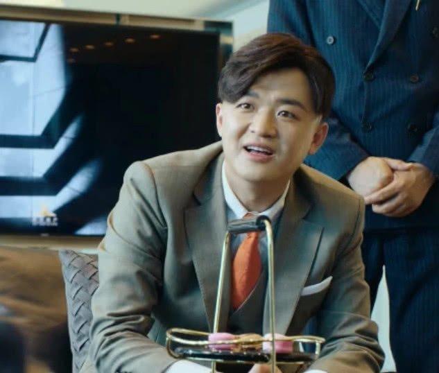 大人物:赵泰给小孩吃马卡龙时,你看赵泰的表情