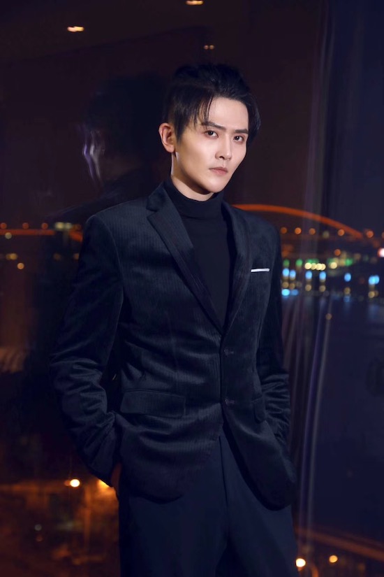 《庆余年》剧组合体 二皇子刘端端气质吸睛