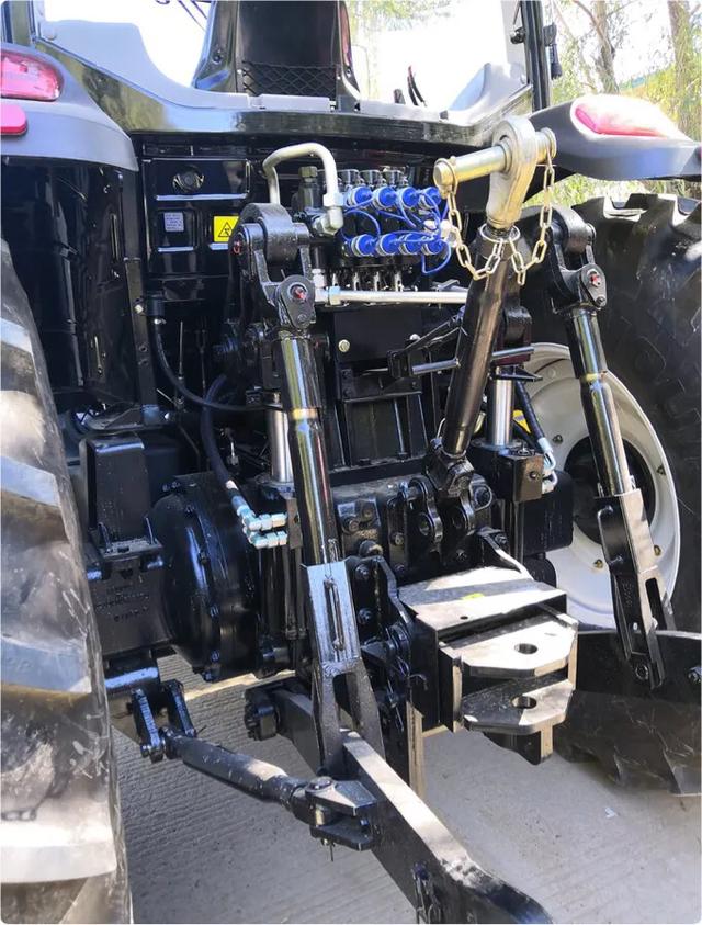 二手的雷沃2104拖拉机,用了370个小时就卖?值吗?