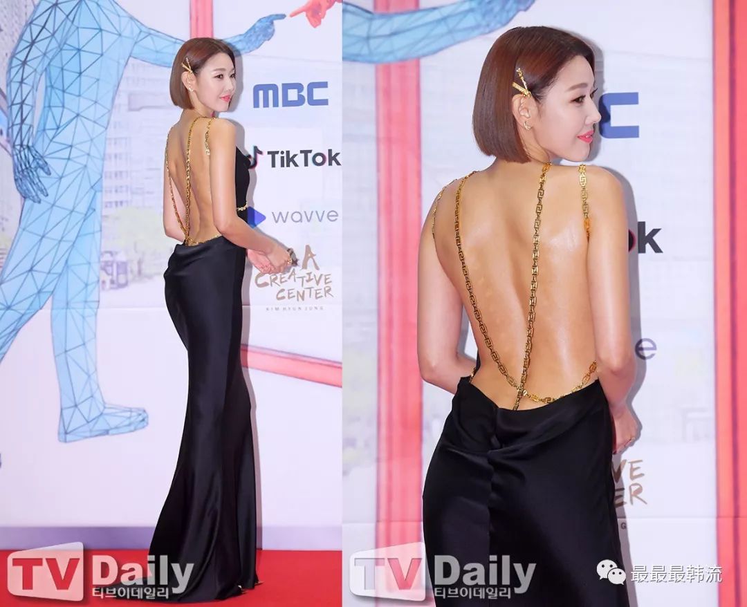 韩流照妖镜韩惠珍大尺度秀性感美背她却胸垫滑落险走光