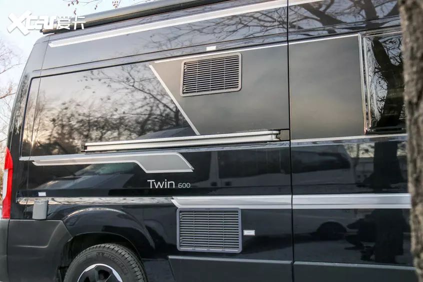 行走的一居室,春节自驾就开它,实拍阿迪亚b型房车!