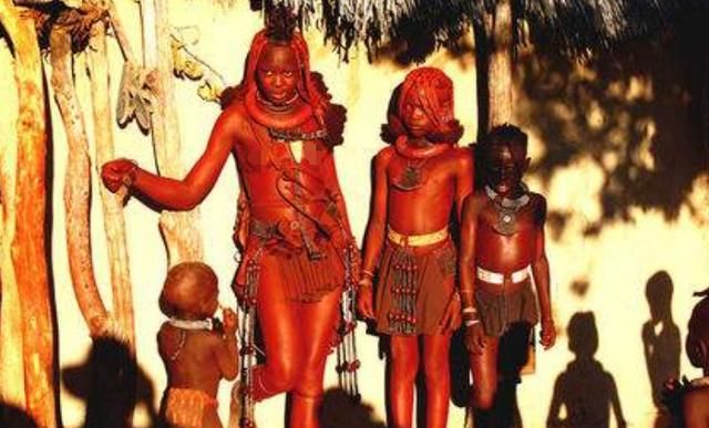 非洲最开放的部落当地女性以裸露为美