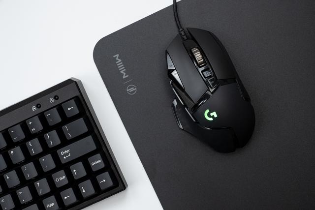 罗技g502鼠标再度遭遇双击门后 售后换新换成了罗技g502 Hero 财经头条