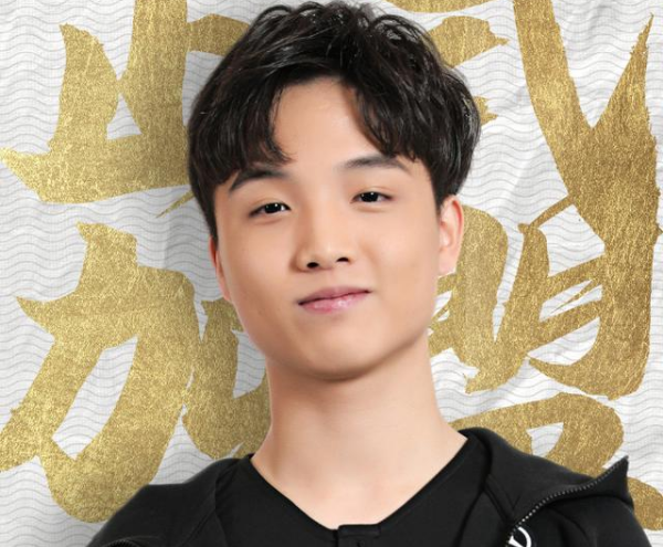 德云色盘点s10赛季新星,狂赞小龙堡遭水友嘲讽:pdd给钱了吧?