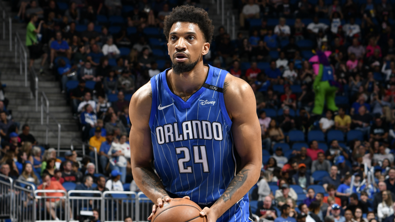 克利福德:肯-伯奇与艾旺杜都十分出色,他们值得先发