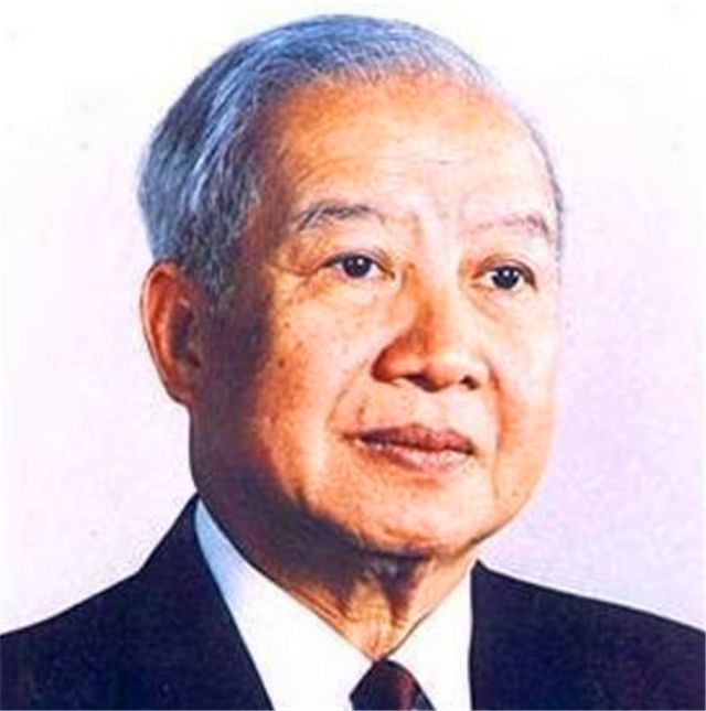 一国之君被废除,他被迫流亡只有中国收留他,生活42年老死在北京