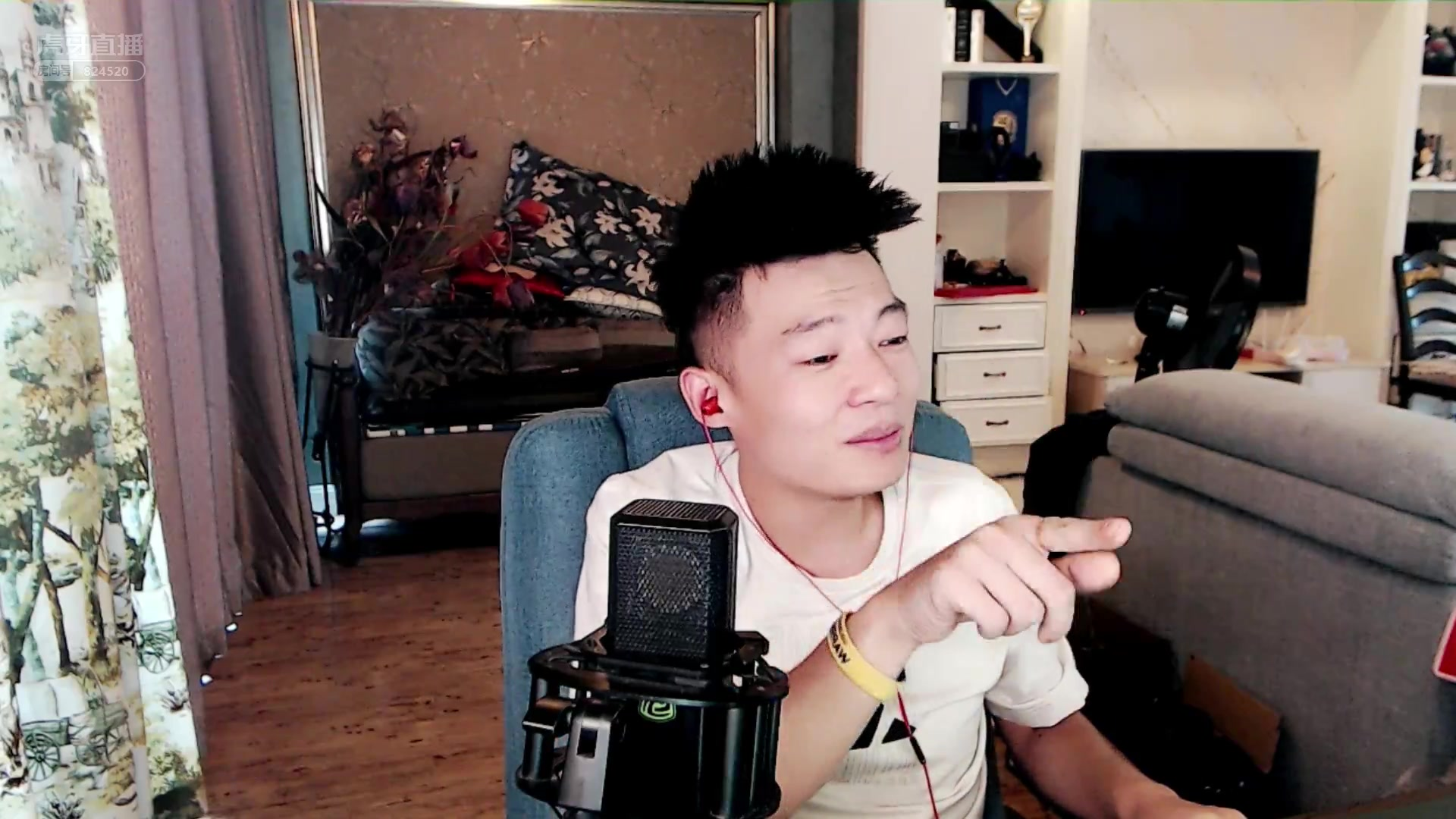 宇文泡线下pk子龙,习惯线上口嗨后,真人pk的结局出人意料