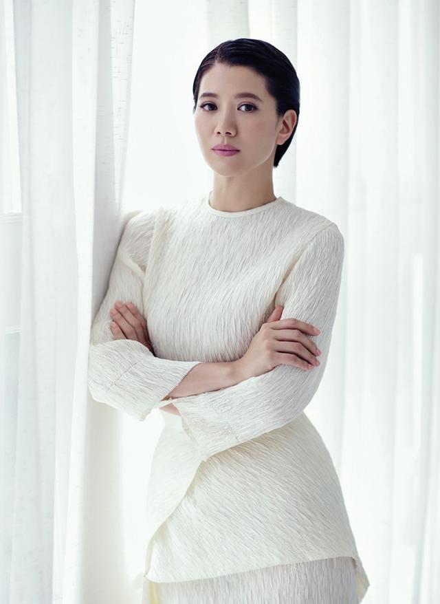 两届最佳女主角,48岁袁咏仪再现《吐槽大会》:人生下半场拼魂商