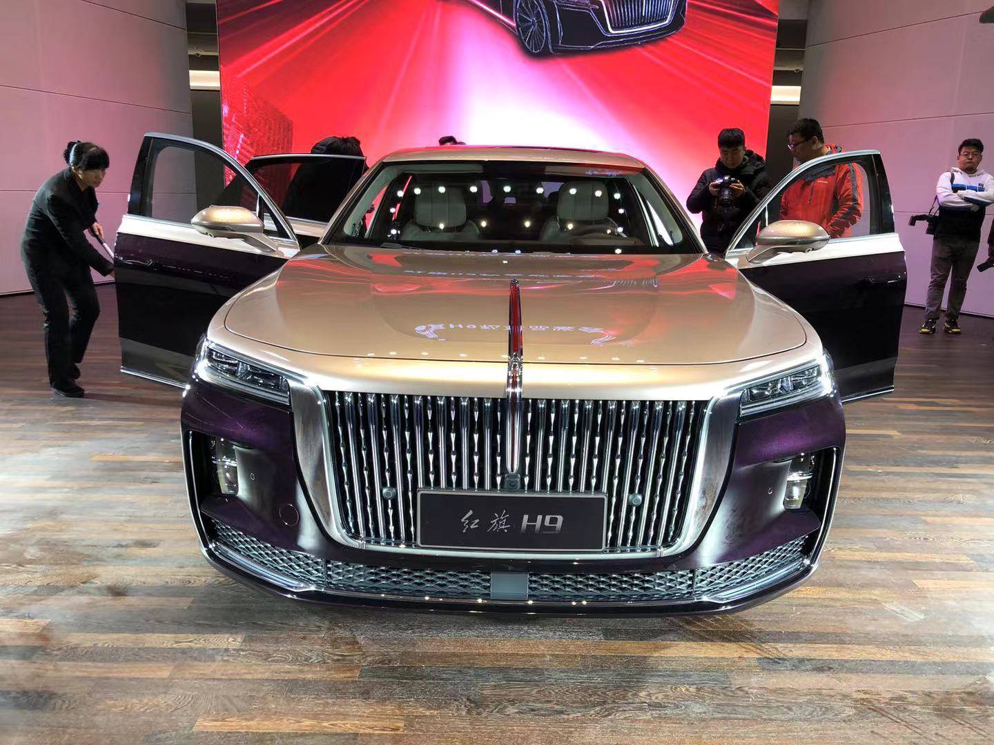 首款全尺寸纯电SUV | 2020 北京车展实拍红旗E-HS9_评测_新出行