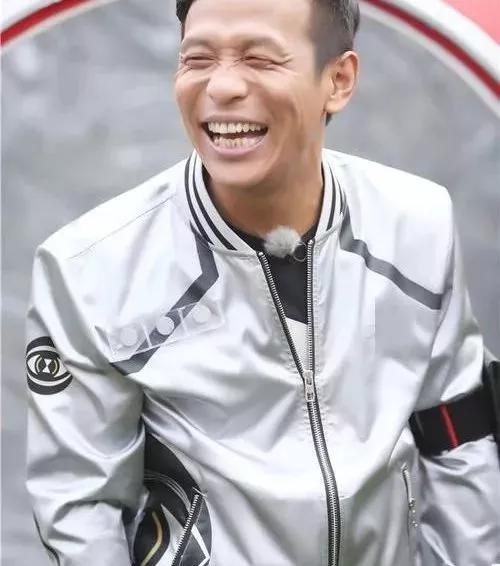 但当大家看到宋小宝年轻时候的照片之后,都有点不太淡定了.