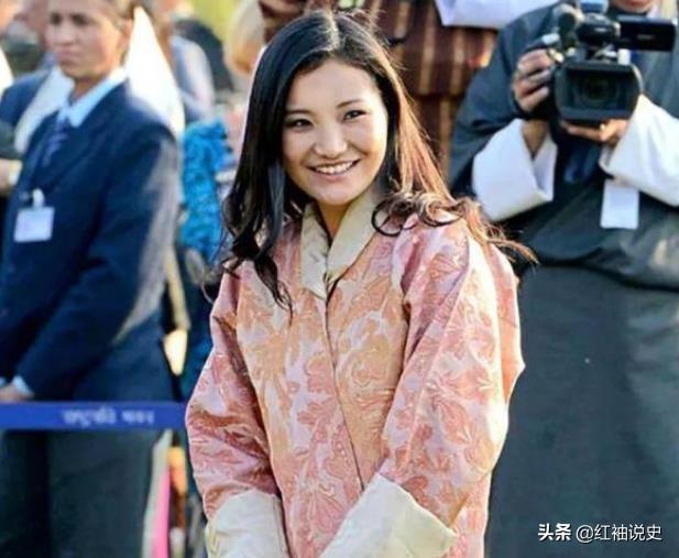 本期小编为大家介绍的主人公,是不丹王后吉增·佩玛.