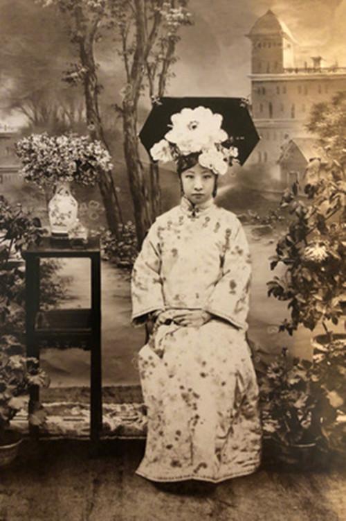 朗贝勒府五格格爱新觉罗·恒馥.庆亲王的四格格,深得慈禧喜爱.