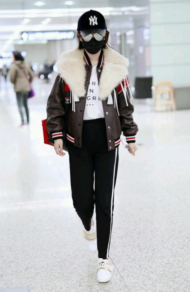 杨紫越来越漂亮了!穿卫衣配马丁靴秀长腿,网友:俏皮又可爱!