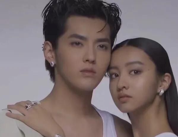 吴亦凡与木村光希合体拍大片,同穿一件风衣,效果美翻了