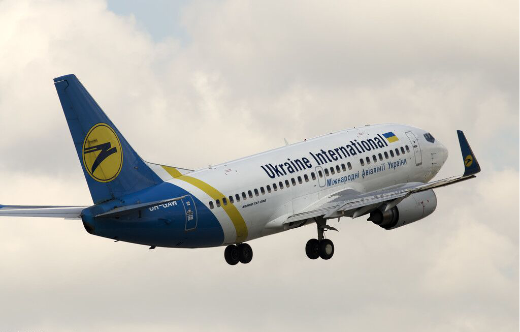图为乌克兰国际航空公司波音737客机