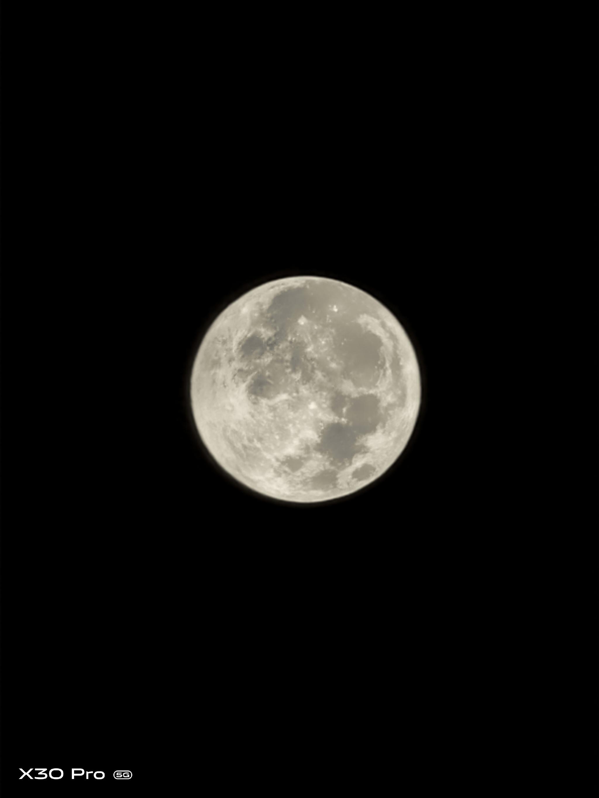 值得欣赏!手机拍月亮新晋成员vivo X30 Pro展示美轮美奂圆月!