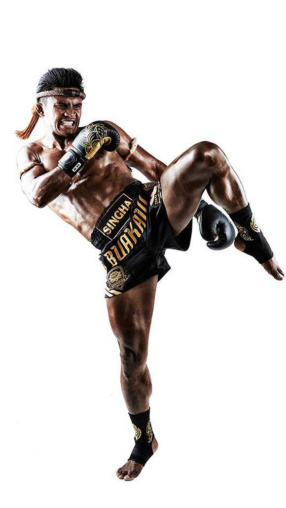 播求炒熟吗奥运散打冠军张帅可也要挑战播求打得像球滚回泰国