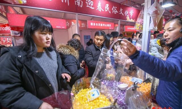 人从众，大客流！传统购物节挥发“年味”