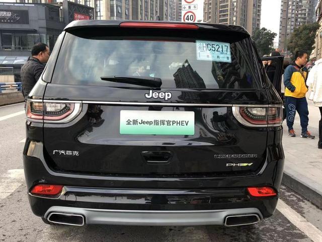 新能源卖燃油车的价！Jeep全球首款新能源车型推出，续航900公里