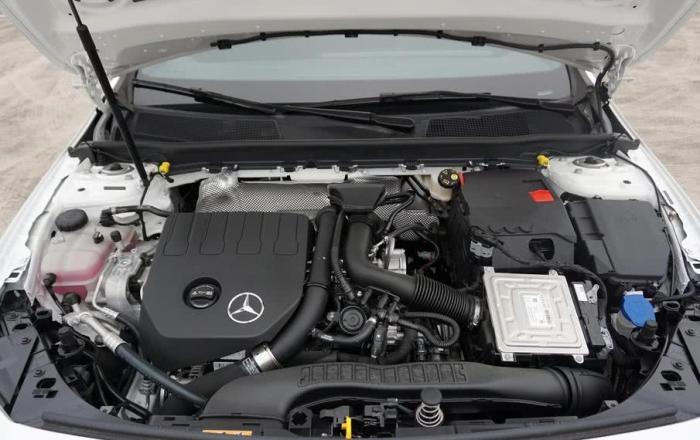 25万预算,2020款奔驰 a180 l 运动轿车 值得购买
