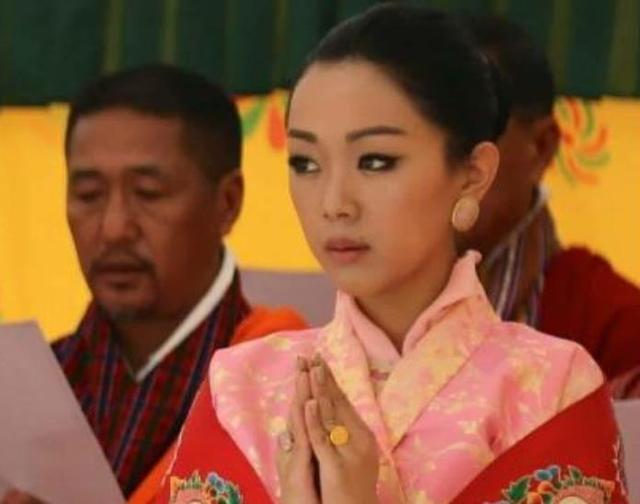 不丹最"拽"的公主,永远一张"扑克脸",却被民众当励志偶像