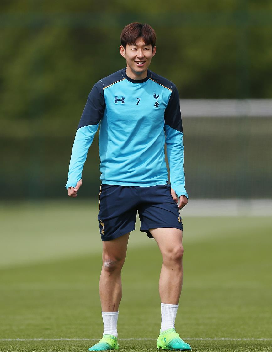 亚洲球王孙兴慜性感女友堪称尤物上围傲人难怪孙兴慜喜欢