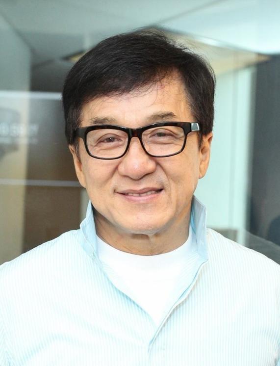 好莱坞很多巨星是他的粉丝成龙的国际地位有多高是中国的骄傲