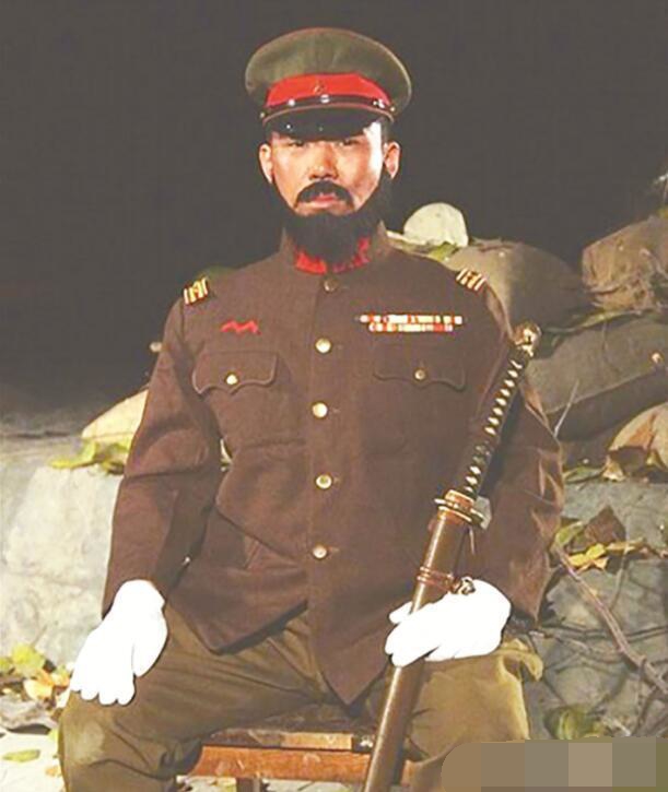 此日本将军在战场上当演员,跳"青蛙舞",国军士兵一枪使其毙命|饭冢