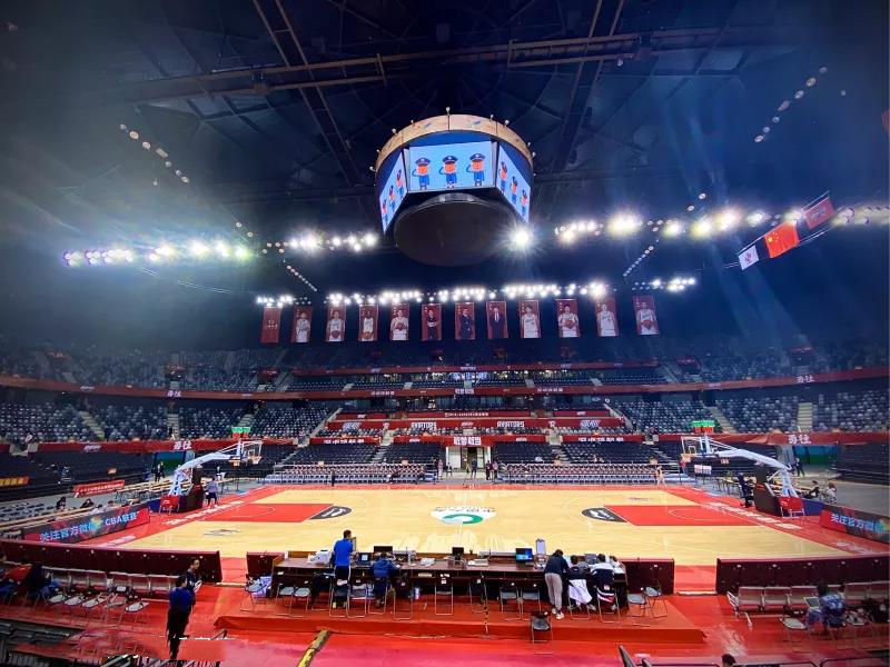 没有自身专属的球馆,如果各队有自己长期租赁,或者直接拥有的场馆的话