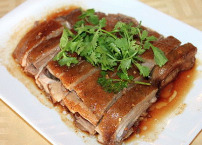 阳江特色炊鹅,是阳江人逢年过节必不可少的经典菜肴,你吃过吗?