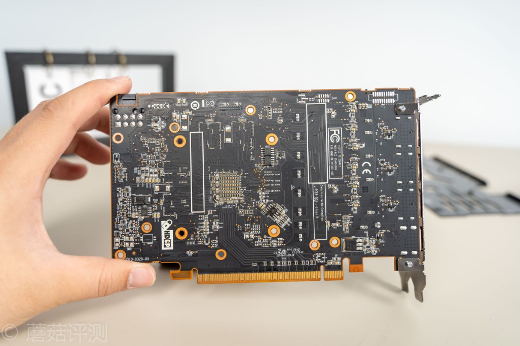 内部做工用料完全"越级",蓝宝石rx 5500xt白金版oc显卡 拆解__财经