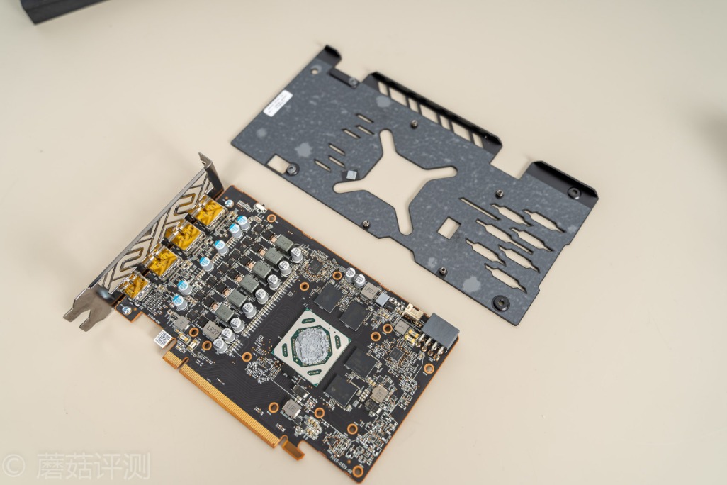 内部做工用料完全"越级",蓝宝石rx 5500xt白金版oc显卡 拆解__财经