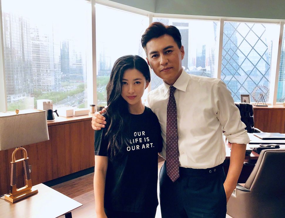 《精英律师》靳东不满蓝盈莹?从不晒与女主合照,因她操作太奇葩