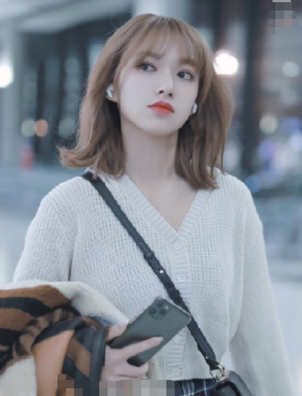 换发型像变了一个人程潇奶茶栗色短发亮相颜值美出新高度